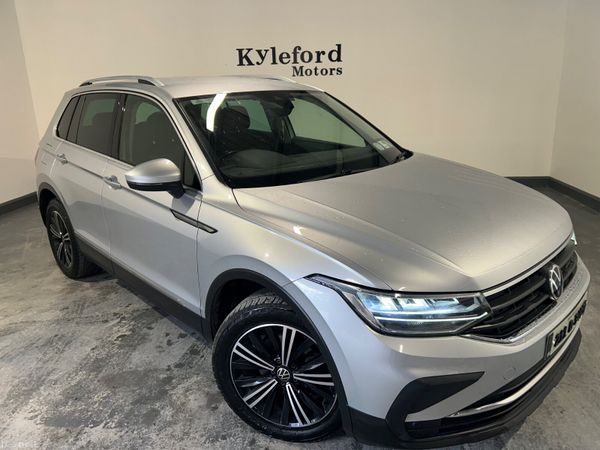 Volkswagen Tiguan 2021 383834312