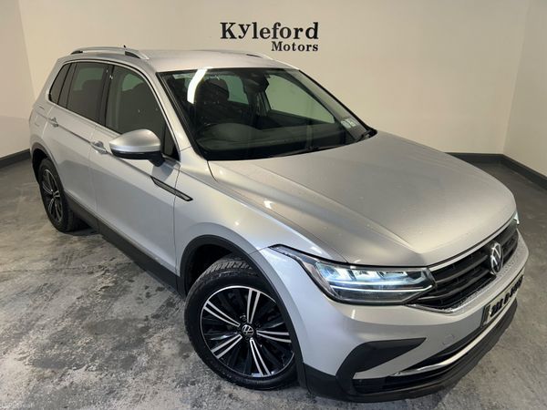 Volkswagen Tiguan 2021 383834484