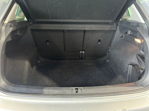 Volkswagen Tiguan 2021 383834810