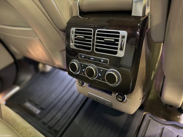 151 Land Rover Range Rover Vogue 3Ltr D *Low Klms* 383996404