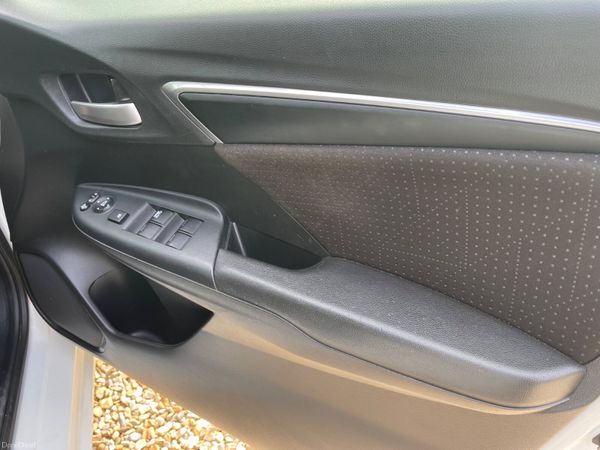 Honda Fit 2015 Hybrid Automatic 383900840