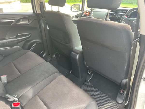 Honda Fit 2015 Hybrid Automatic 383900848