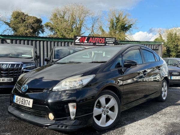 15 Toyota Prius Hybrid 383923394
