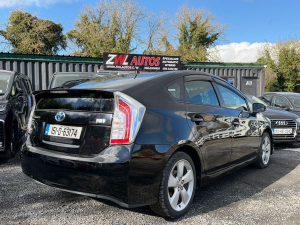 15 Toyota Prius Hybrid 383923400