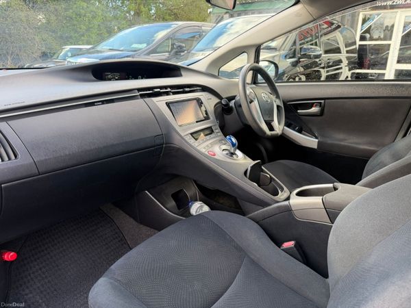 15 Toyota Prius Hybrid 383923408