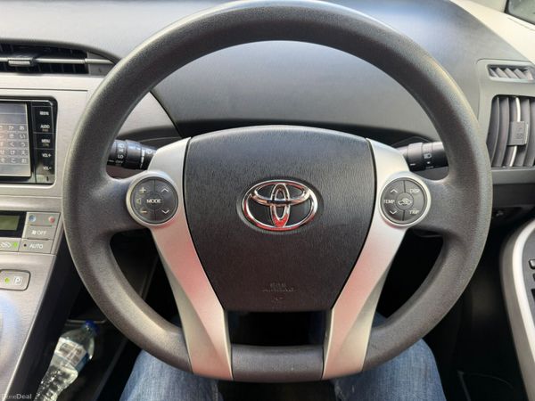 15 Toyota Prius Hybrid 383923414