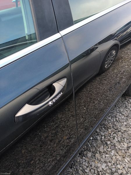 Skoda Octavia 2016 383924712