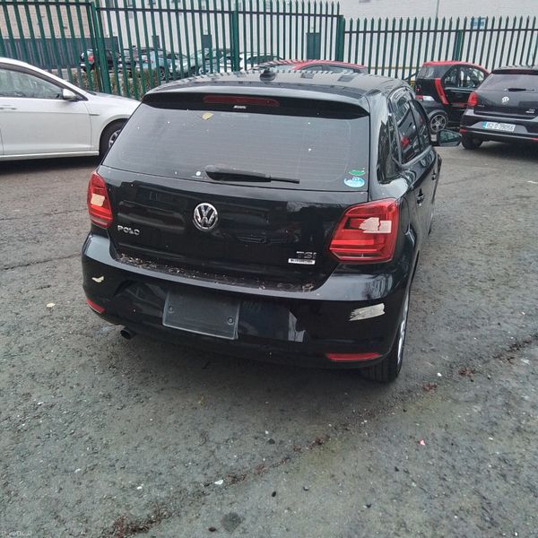 Volkswagen Polo 2015 automatic 384081292