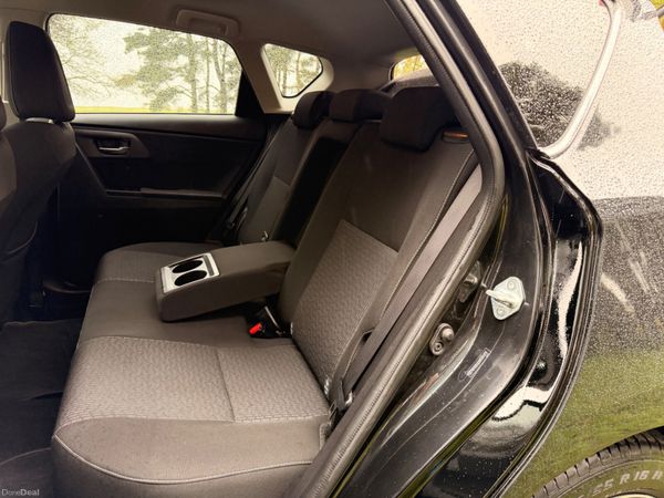 Toyota Auris 2015 1.4 Diesel 384095742