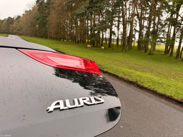 Toyota Auris 2015 1.4 Diesel 384095746