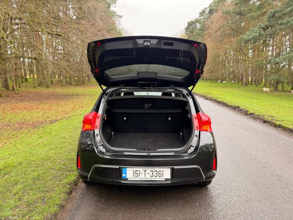 Toyota Auris 2015 1.4 Diesel 384095748