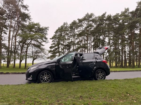 Toyota Auris 2015 1.4 Diesel 384095758