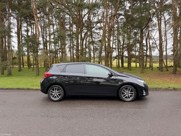 Toyota Auris 2015 1.4 Diesel 384095718