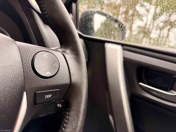 Toyota Auris 2015 1.4 Diesel 384095722