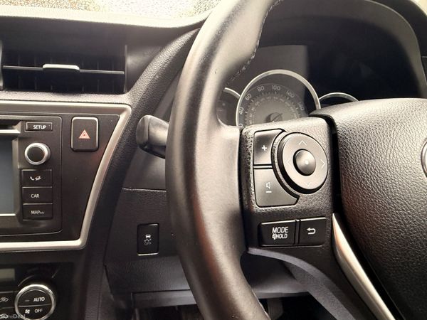 Toyota Auris 2015 1.4 Diesel 384095724