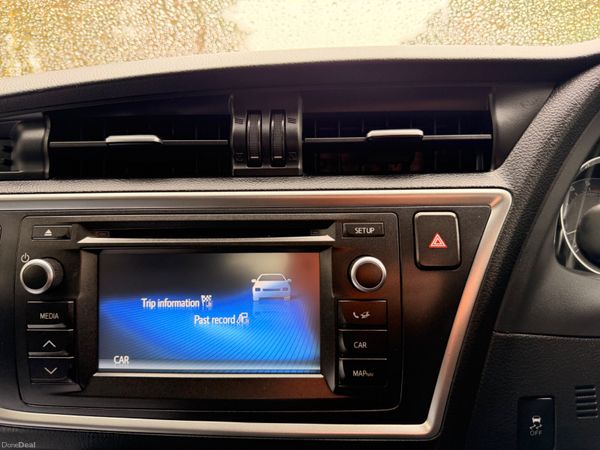 Toyota Auris 2015 1.4 Diesel 384095734