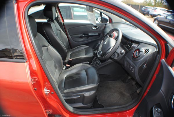 Renault Captur 2016 1.5 L 5DR H/B RED 384003750