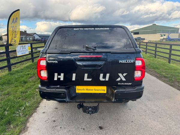 2021 Toyota Hilux Invincible Auto***** 384154580