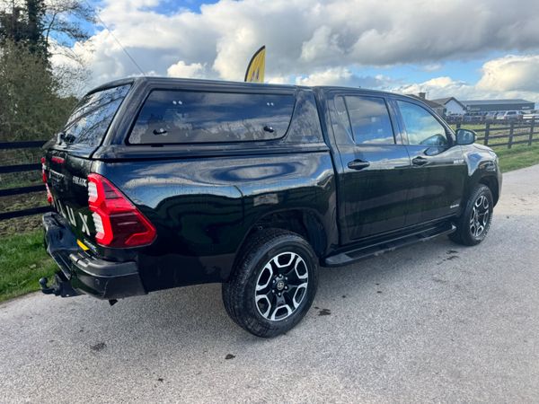 2021 Toyota Hilux Invincible Auto***** 384154582