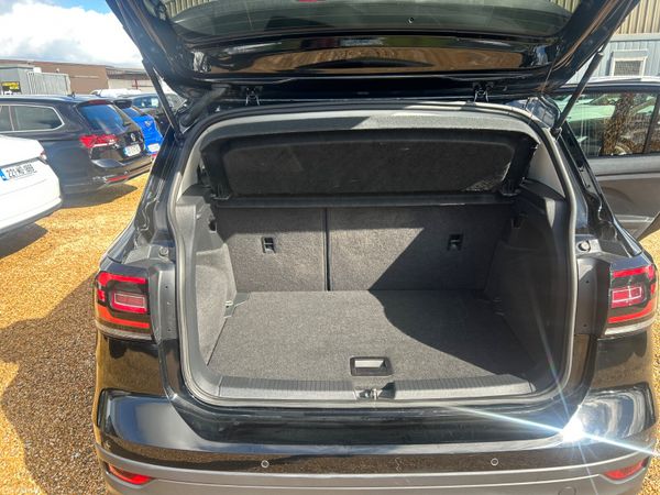 Volkswagen T-Cross style 384163434