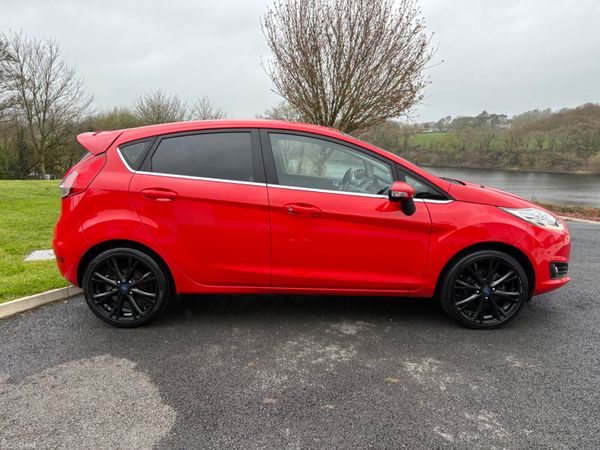 2016 Ford Fiesta 1.25 Zetec 384169160