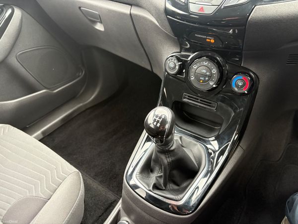 2016 Ford Fiesta 1.25 Zetec 384169190