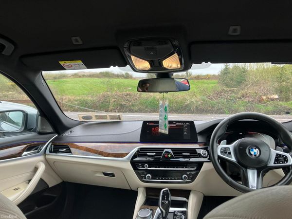 BMW 5-Series 2020 384188724