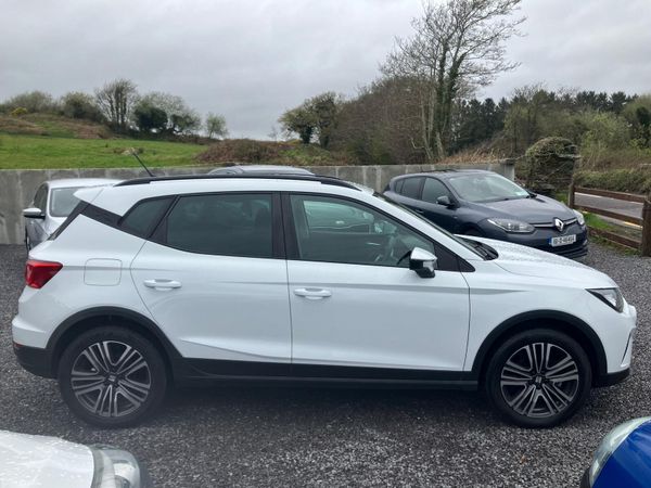 SEAT Arona 2023 384189444