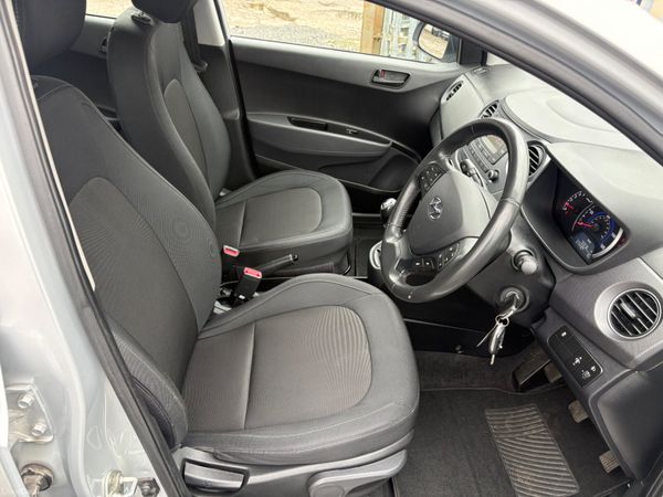 2019 Hyundai i10 Deluxe 384193670