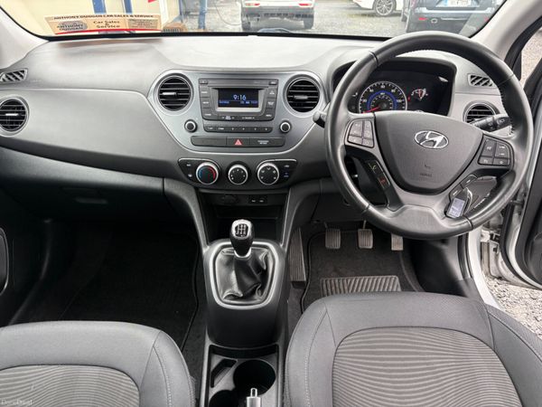 2019 Hyundai i10 Deluxe 384193678