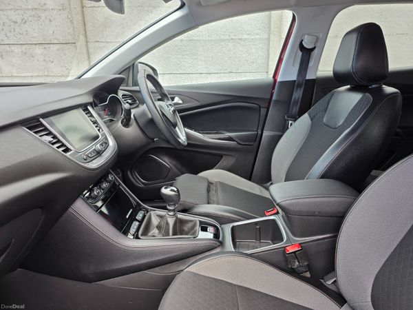 Opel Grandland X SRi 1.2i 130PS 6 Speed NCT 07/27 384100760
