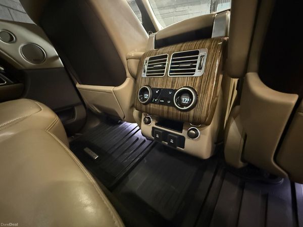 181 Land Rover Range Rover Vogue HSE 3Ltr D 384129922