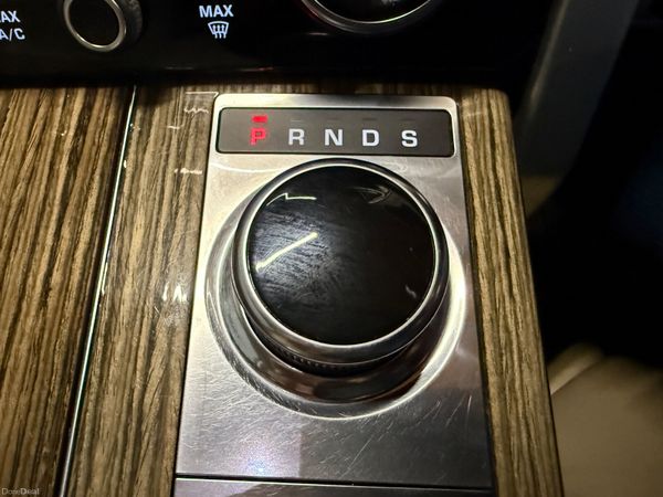 181 Land Rover Range Rover Vogue HSE 3Ltr D 384130086