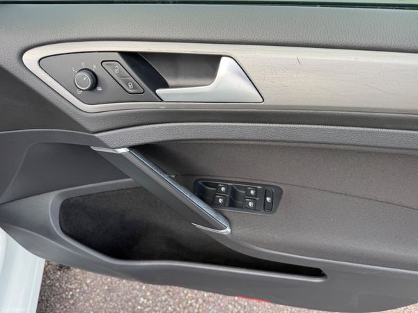 Volkswagen Golf Match 1.6 TDI 384249166