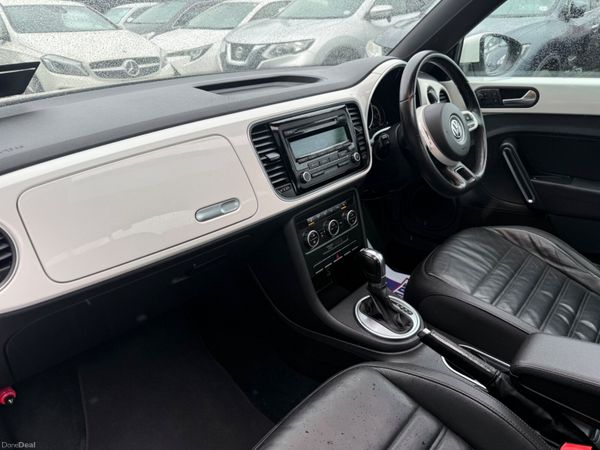 2012 Volkswagen Beetle Auto / Leather Spec 384215302