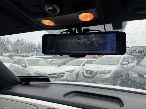 2012 Volkswagen Beetle Auto / Leather Spec 384215334