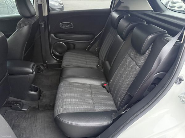 2015 Honda Vezel 1.5 Hybrid Automatic 384226340