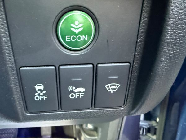 2015 Honda Vezel 1.5 Hybrid Automatic 384228008