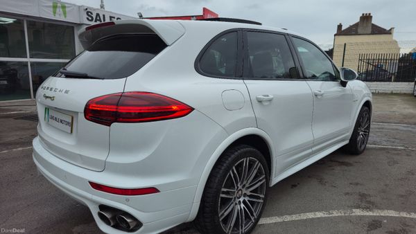Porsche Cayenne hybrid S 416 BHP AA APPROVED 384229182