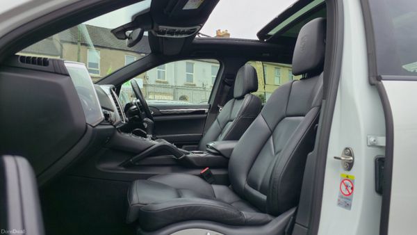 Porsche Cayenne hybrid S 416 BHP AA APPROVED 384229190