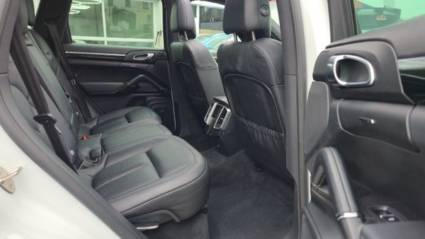 Porsche Cayenne hybrid S 416 BHP AA APPROVED 384229192