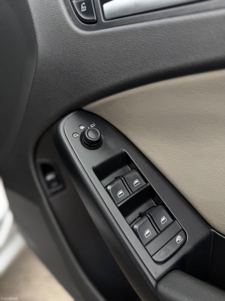 Audi A4 2009 384305112