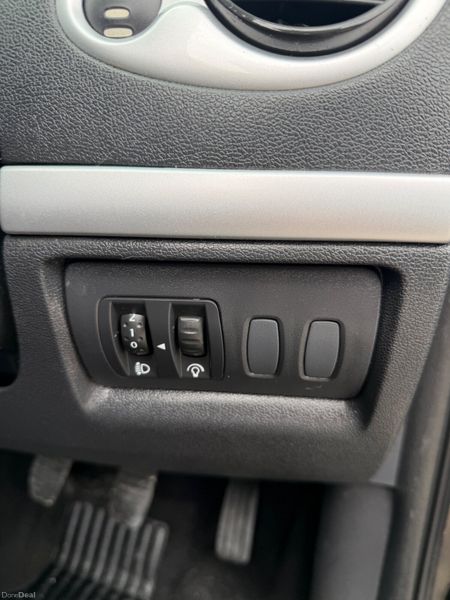 Renault Clio 1.2 nct 08/27 384328504