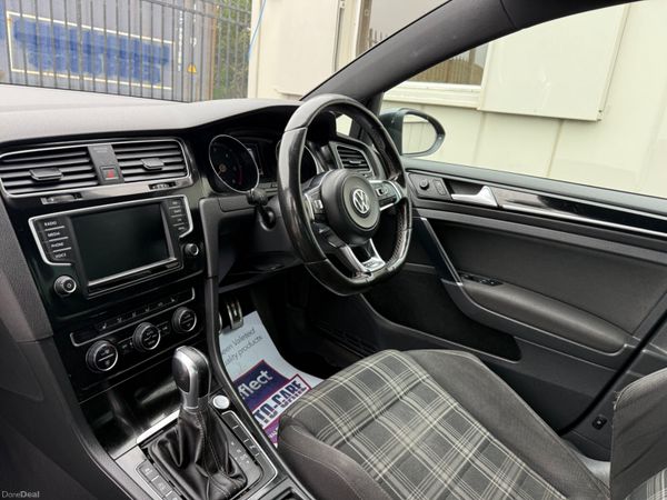 VW Golf GTD 384447598