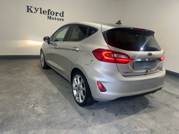 Ford Fiesta 2019 384453742