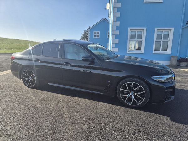 BMW 5-Series 2023 384457798