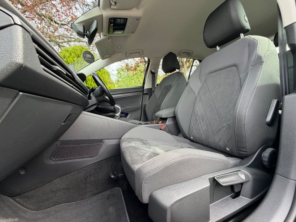 Volkswagen Golf Style 384460556