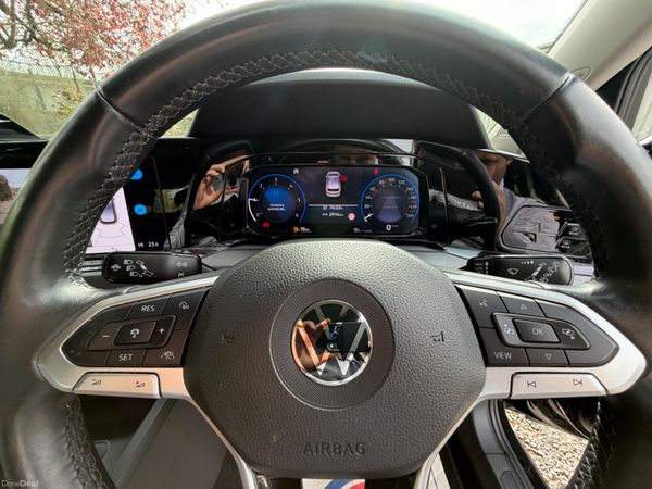 Volkswagen Golf Style 384460558