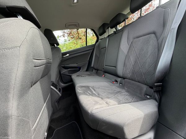 Volkswagen Golf Style 384460580