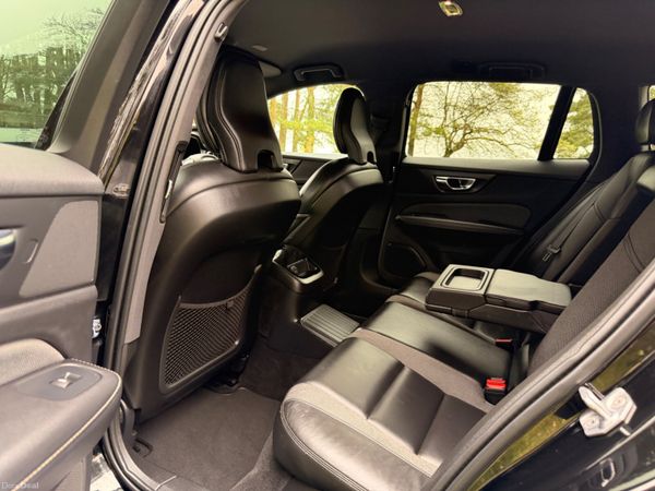 Volvo V60 2021 AWD R Design 384461700